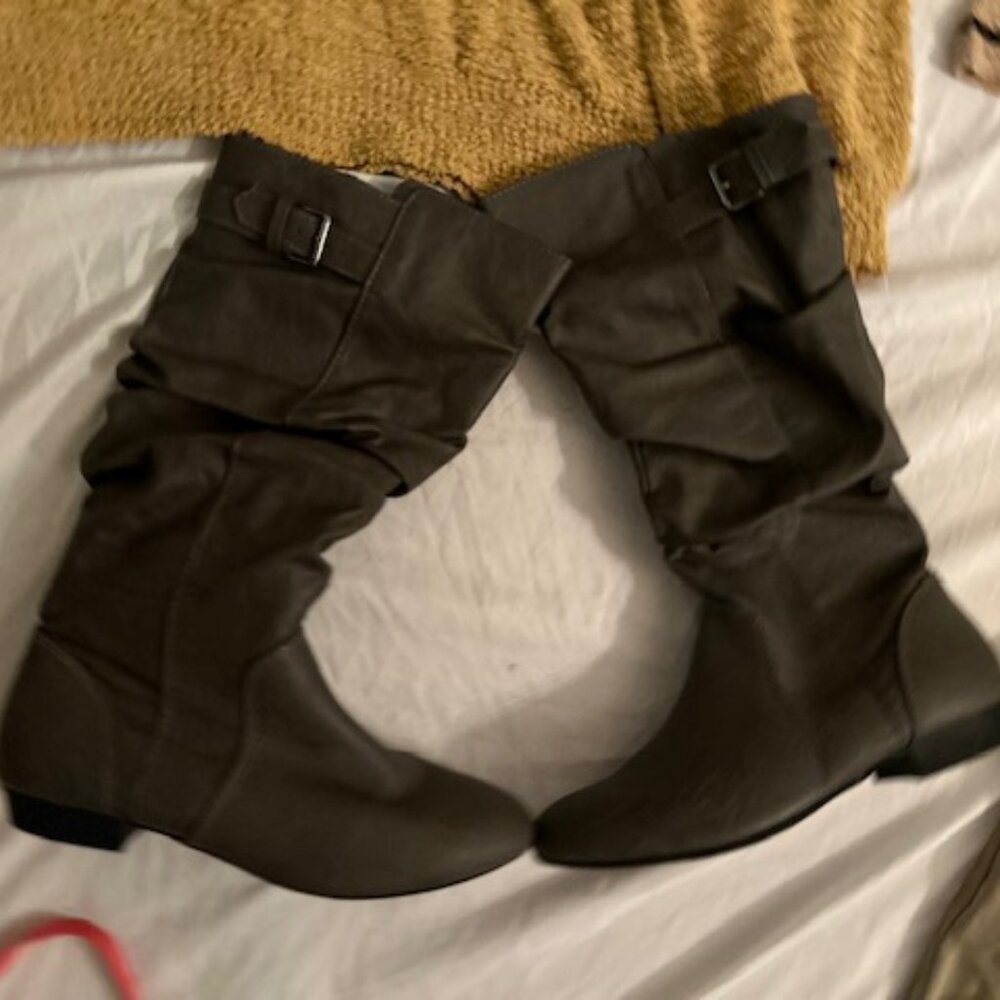 size 8 womens gray  faux leather boots winter fall eight